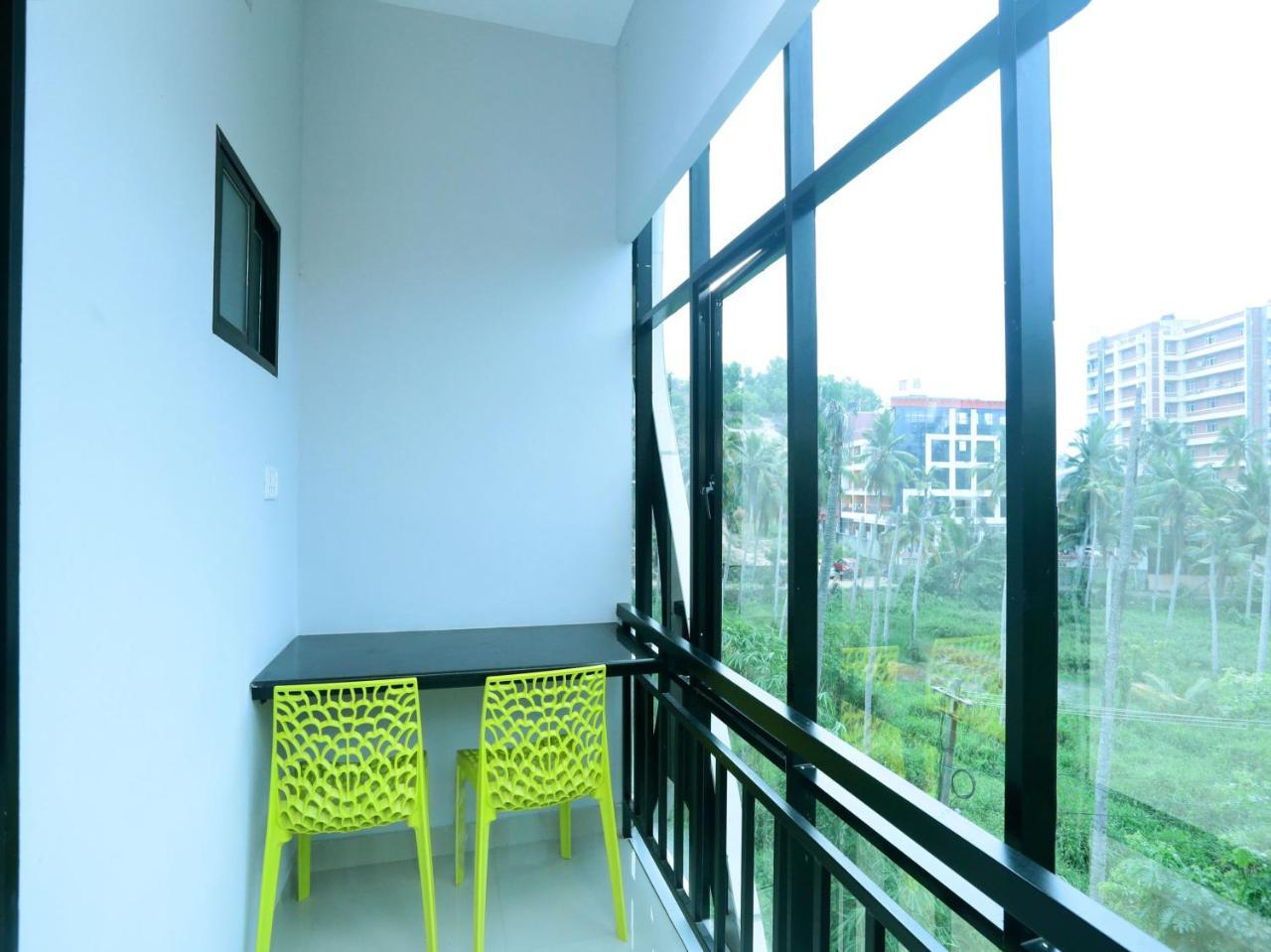 Oyo 9557 Near Kims Hospital Thiruvananthapuram Exterior foto